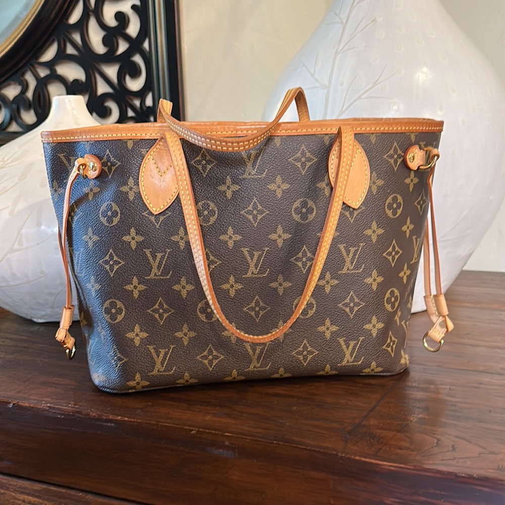 Louis Vuitton Neverfull Tote PM